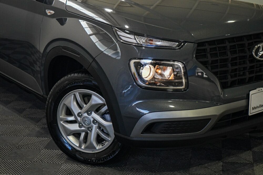 Hyundai Venue image 2