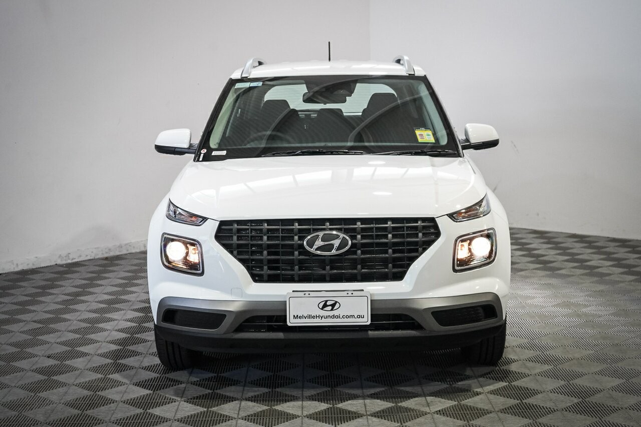 Hyundai Venue image 3