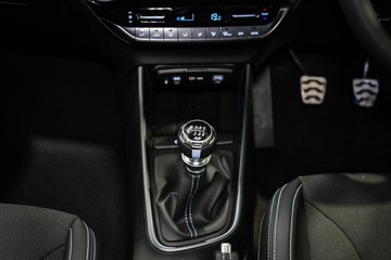 https://vehicle-cdn.autoleague.cloud/26416_620252998_14.jpg