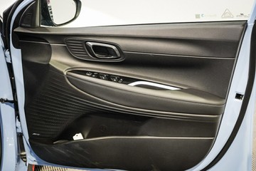 https://vehicle-cdn.autoleague.cloud/26416_620252998_18.jpg