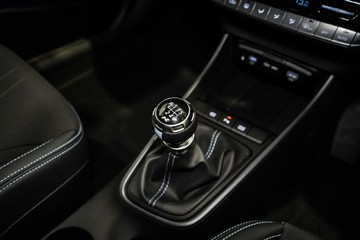 https://vehicle-cdn.autoleague.cloud/26416_620252998_25.jpg