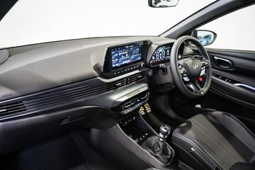 https://vehicle-cdn.autoleague.cloud/26416_620252998_27.jpg