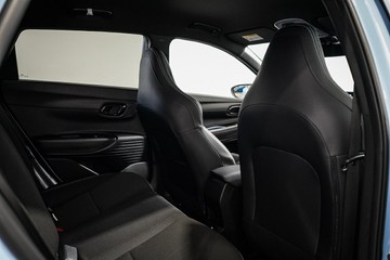 https://vehicle-cdn.autoleague.cloud/26416_620253066_11.jpg