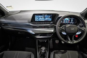 https://vehicle-cdn.autoleague.cloud/26416_620253066_12.jpg
