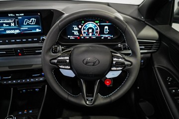 https://vehicle-cdn.autoleague.cloud/26416_620253066_15.jpg