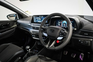 https://vehicle-cdn.autoleague.cloud/26416_620253066_20.jpg