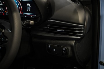 https://vehicle-cdn.autoleague.cloud/26416_620253066_21.jpg