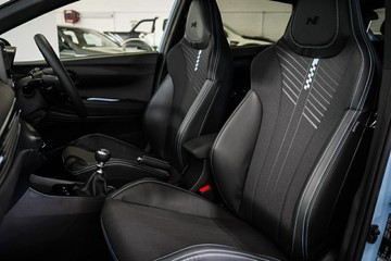 https://vehicle-cdn.autoleague.cloud/26416_620253066_26.jpg