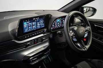 https://vehicle-cdn.autoleague.cloud/26416_620253066_28.jpg