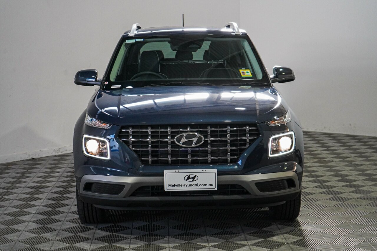 Hyundai Venue image 3