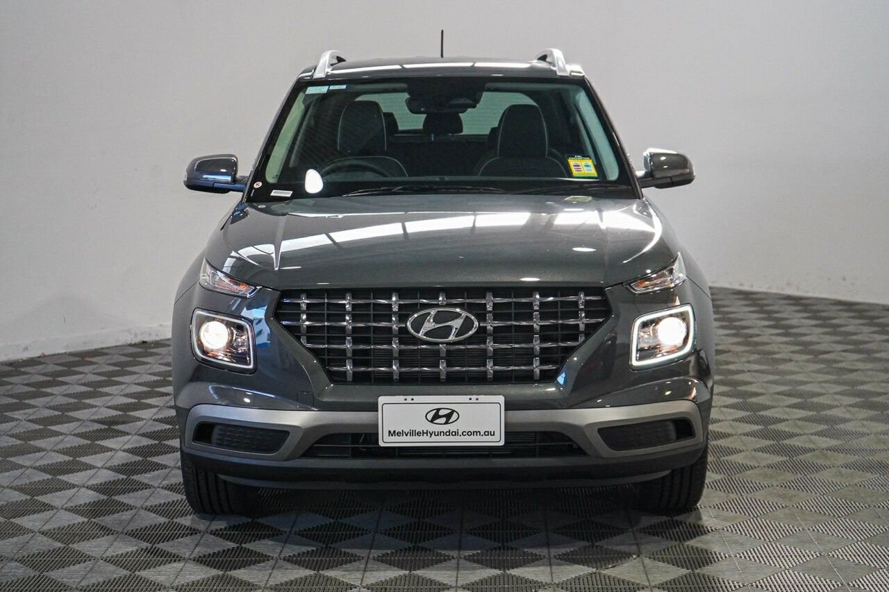 Hyundai Venue image 3