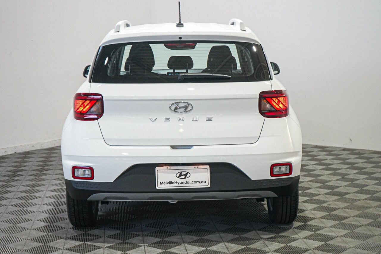Hyundai Venue image 1