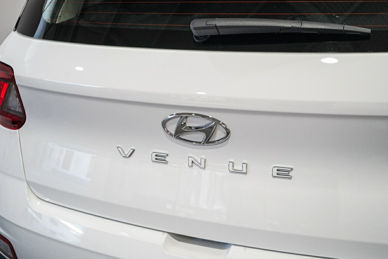 Hyundai Venue image 3