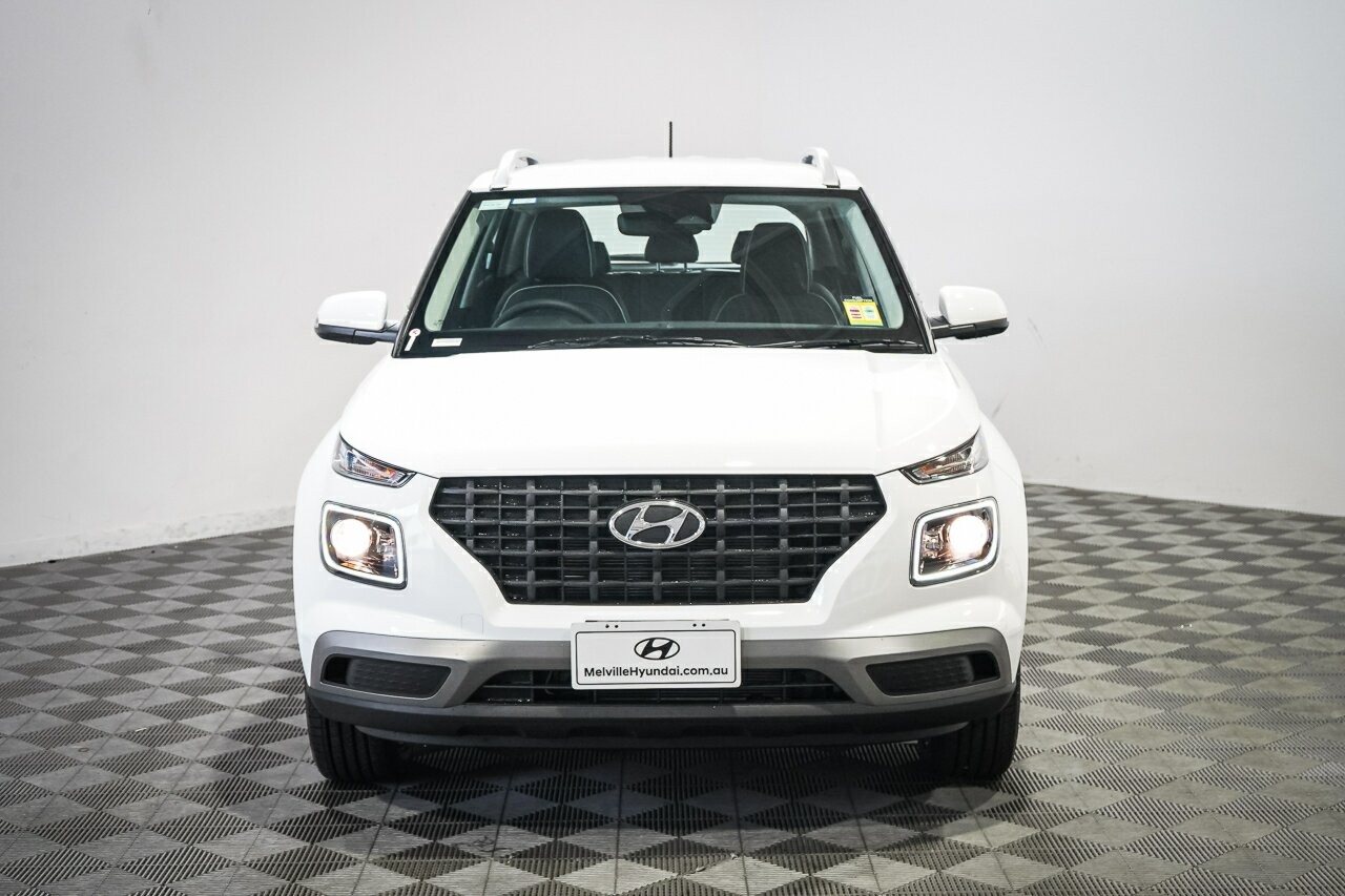 Hyundai Venue image 3