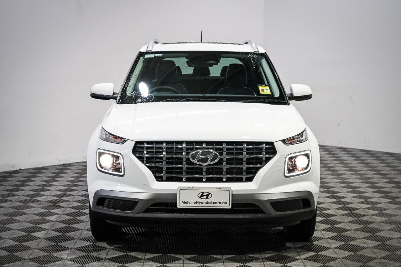 Hyundai Venue image 3