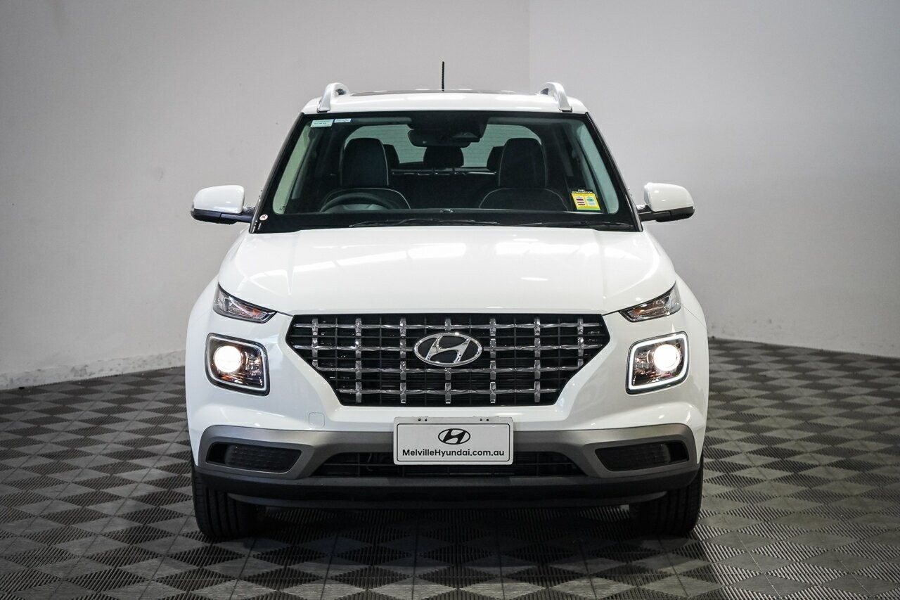 Hyundai Venue image 3