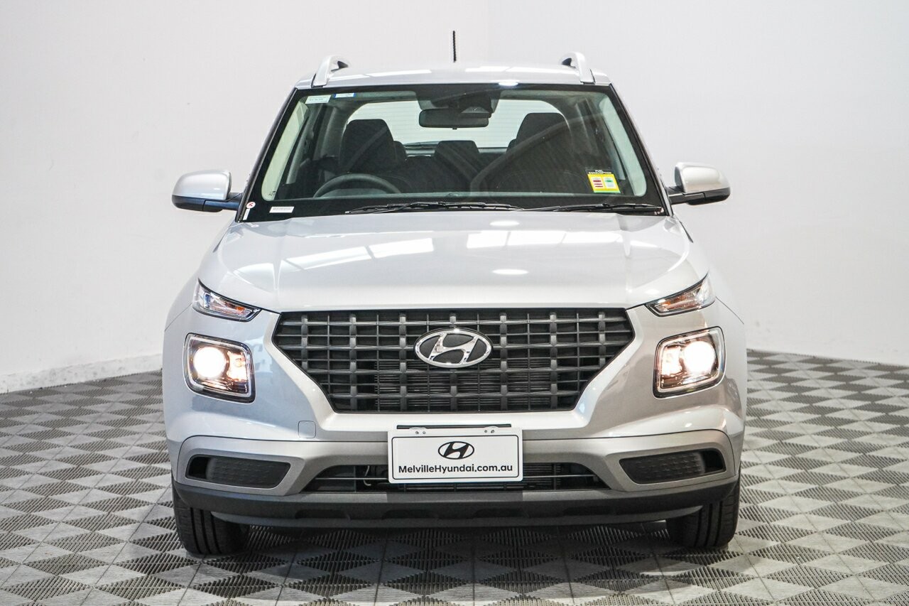 Hyundai Venue image 3