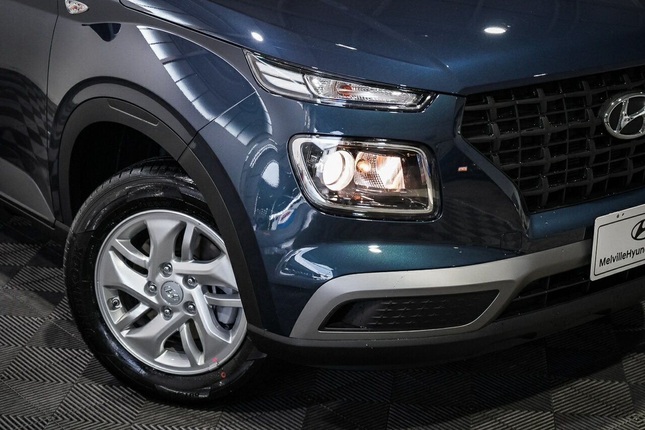 Hyundai Venue image 2