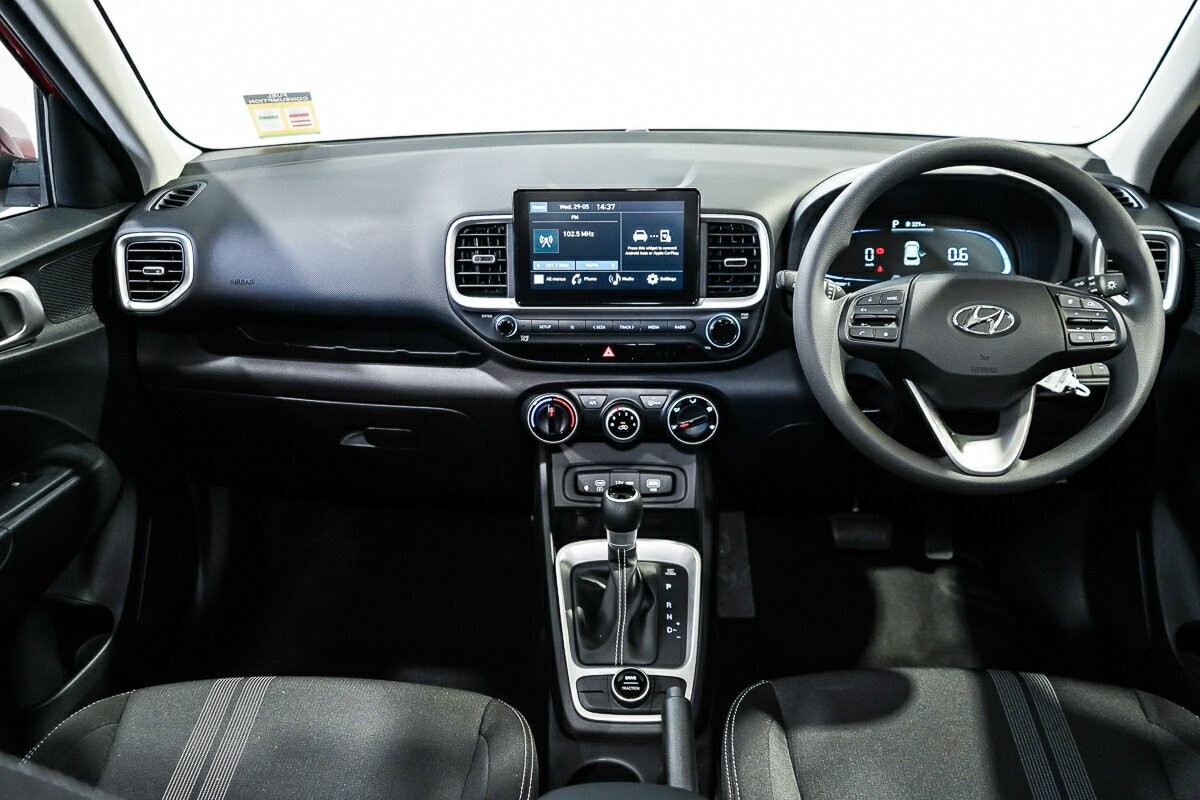 Hyundai Venue image 4