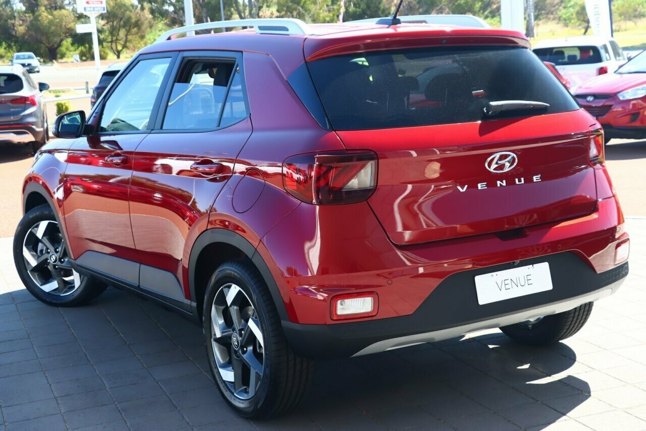 Hyundai Venue image 3
