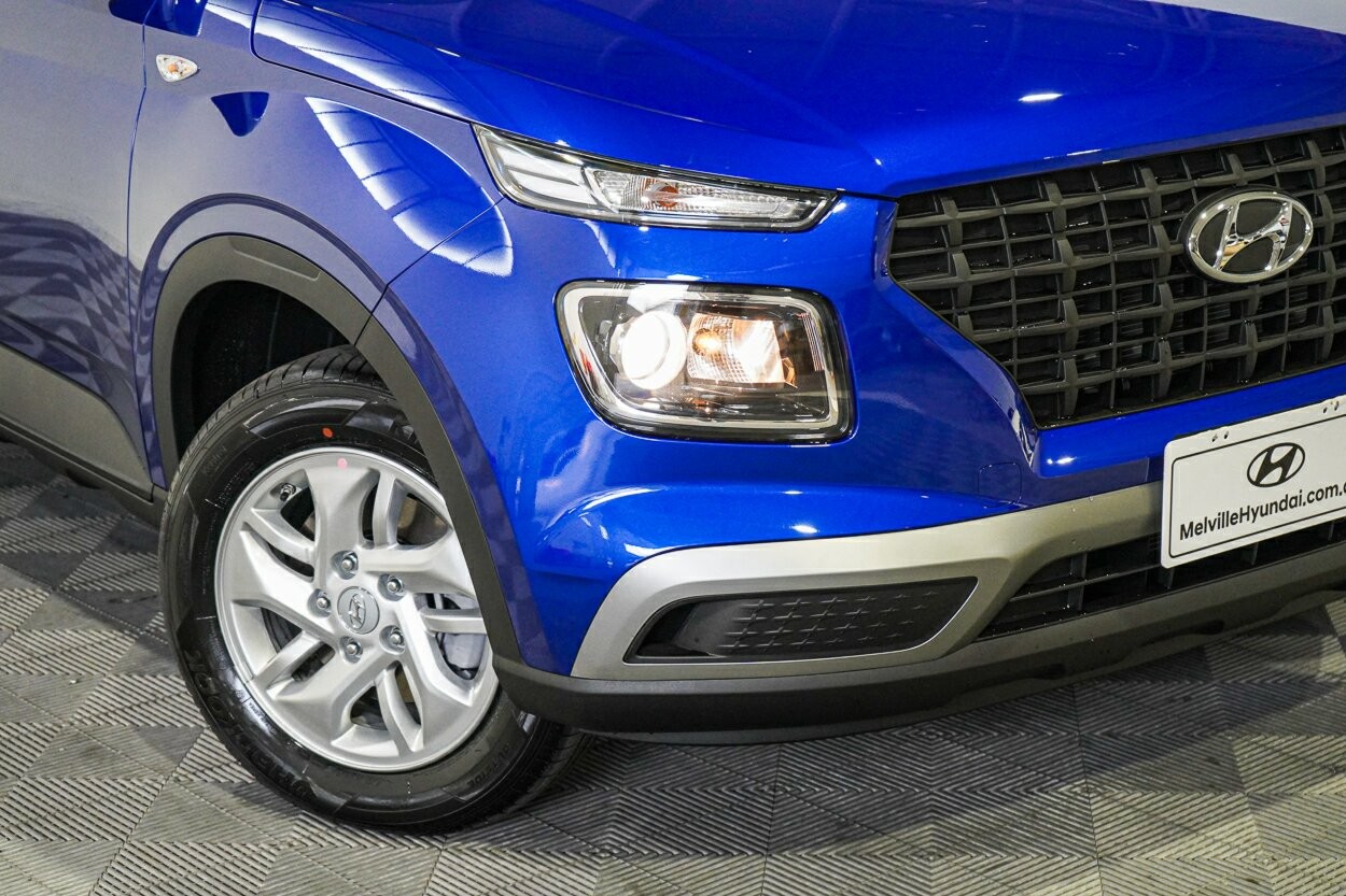Hyundai Venue image 2