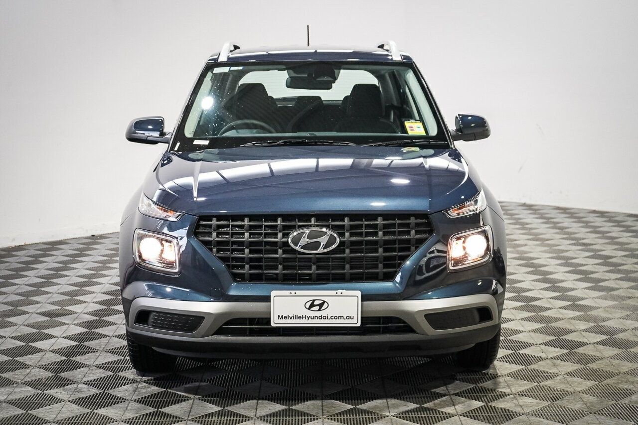 Hyundai Venue image 3