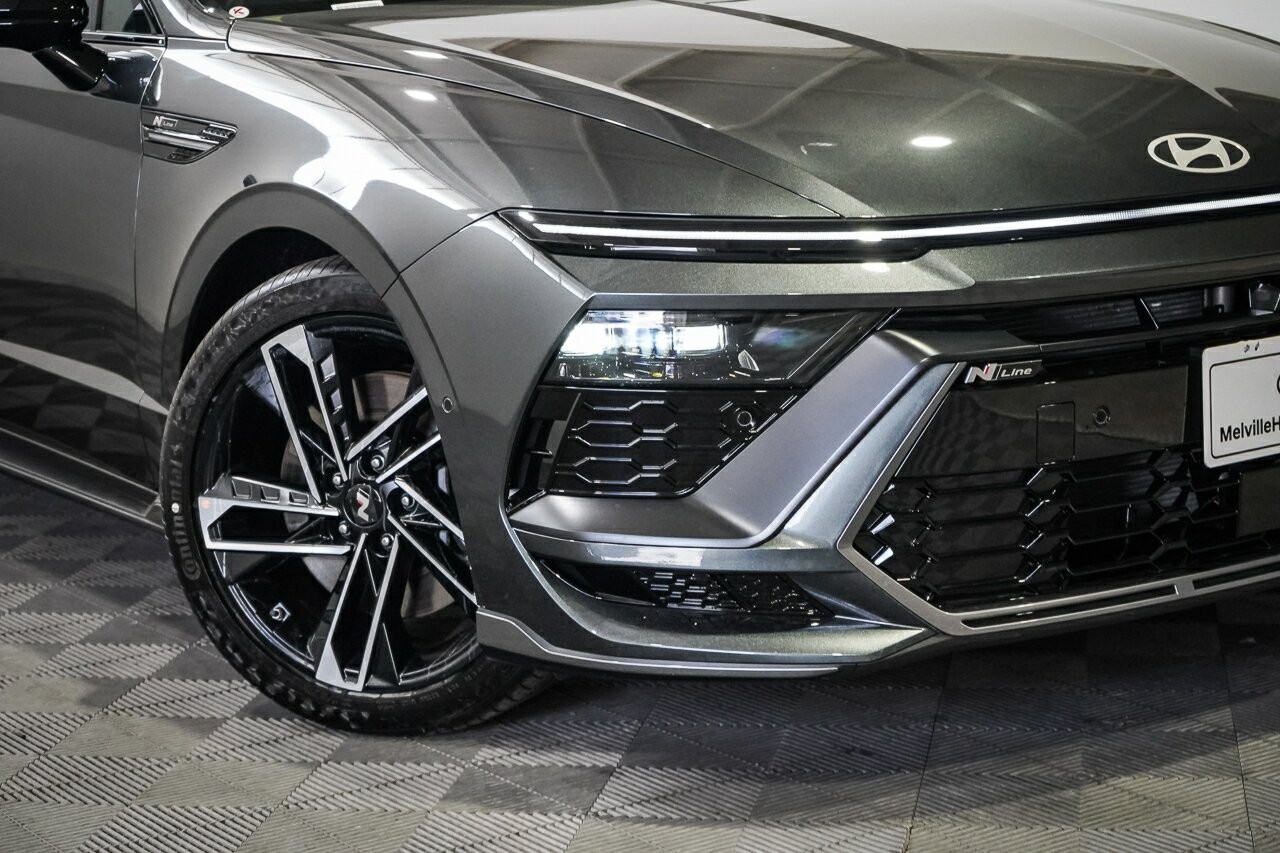 Hyundai Sonata image 2