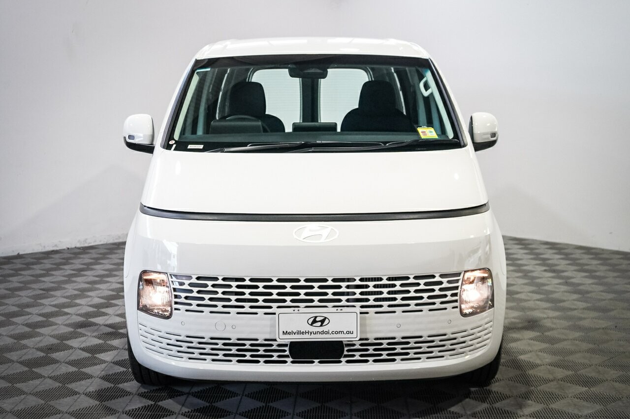 Hyundai Staria Load image 3