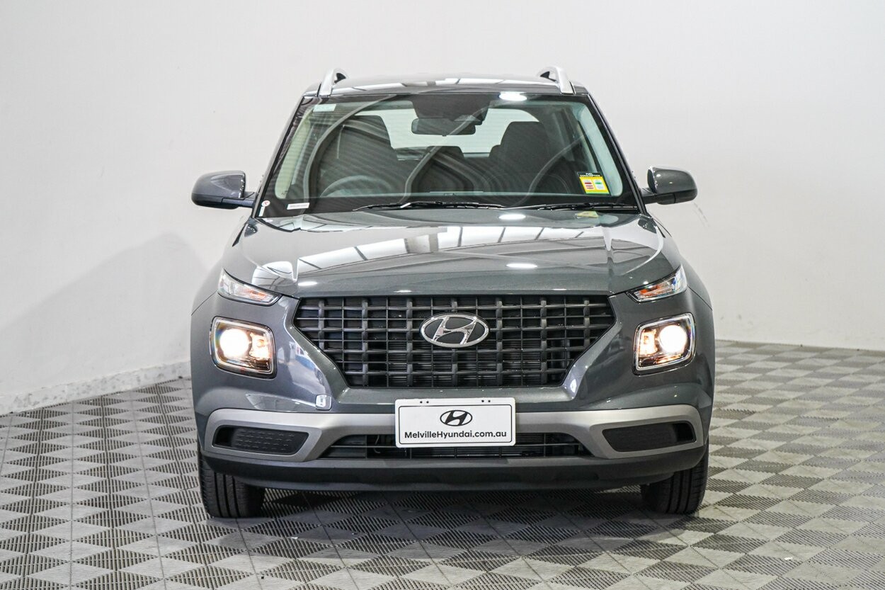Hyundai Venue image 3