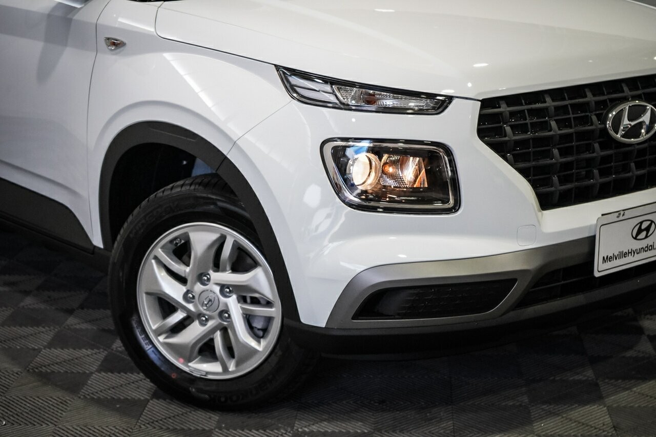 Hyundai Venue image 2