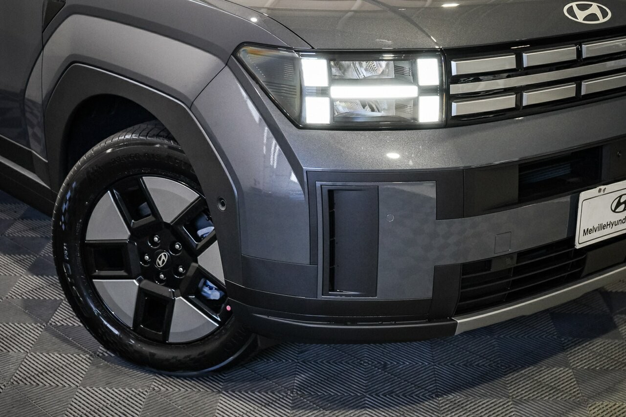 Hyundai Santa Fe image 2