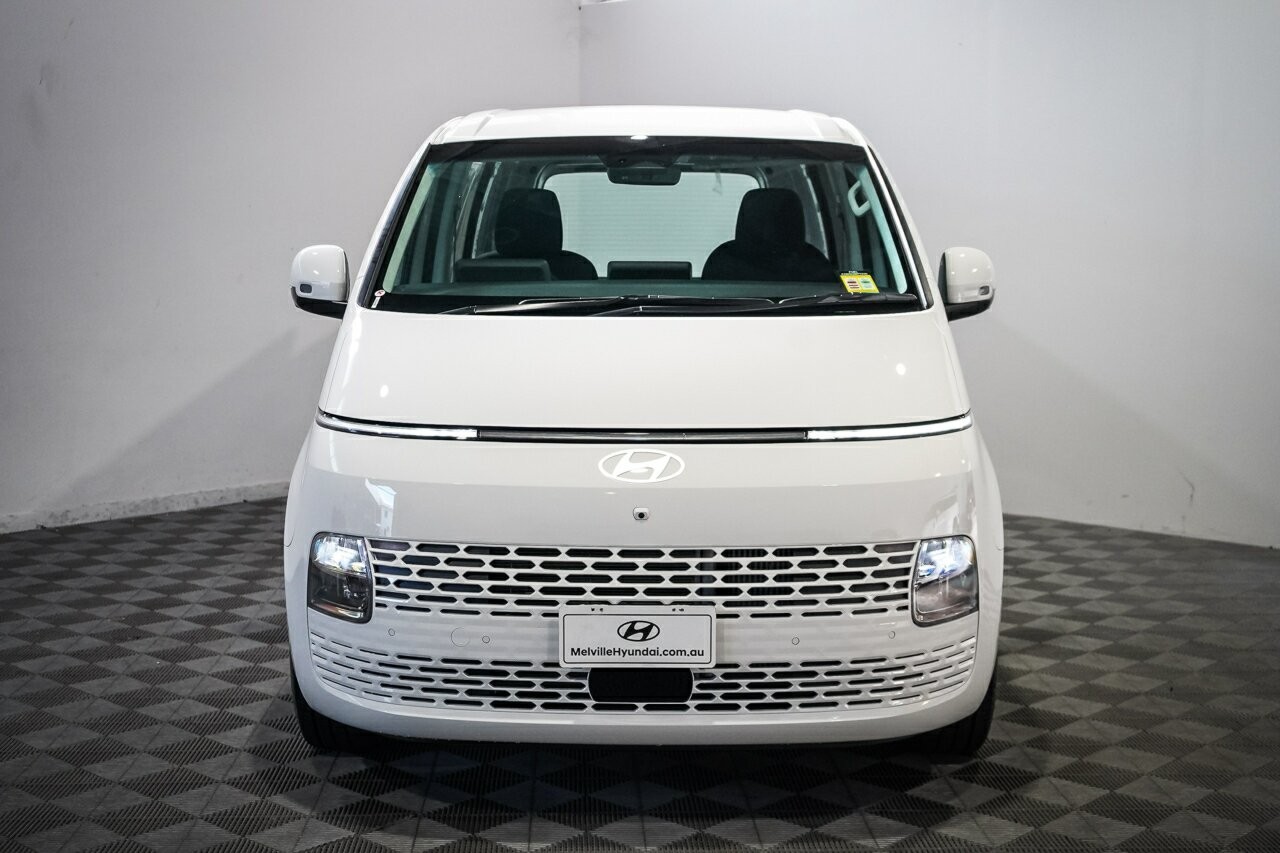 Hyundai Staria Load image 3