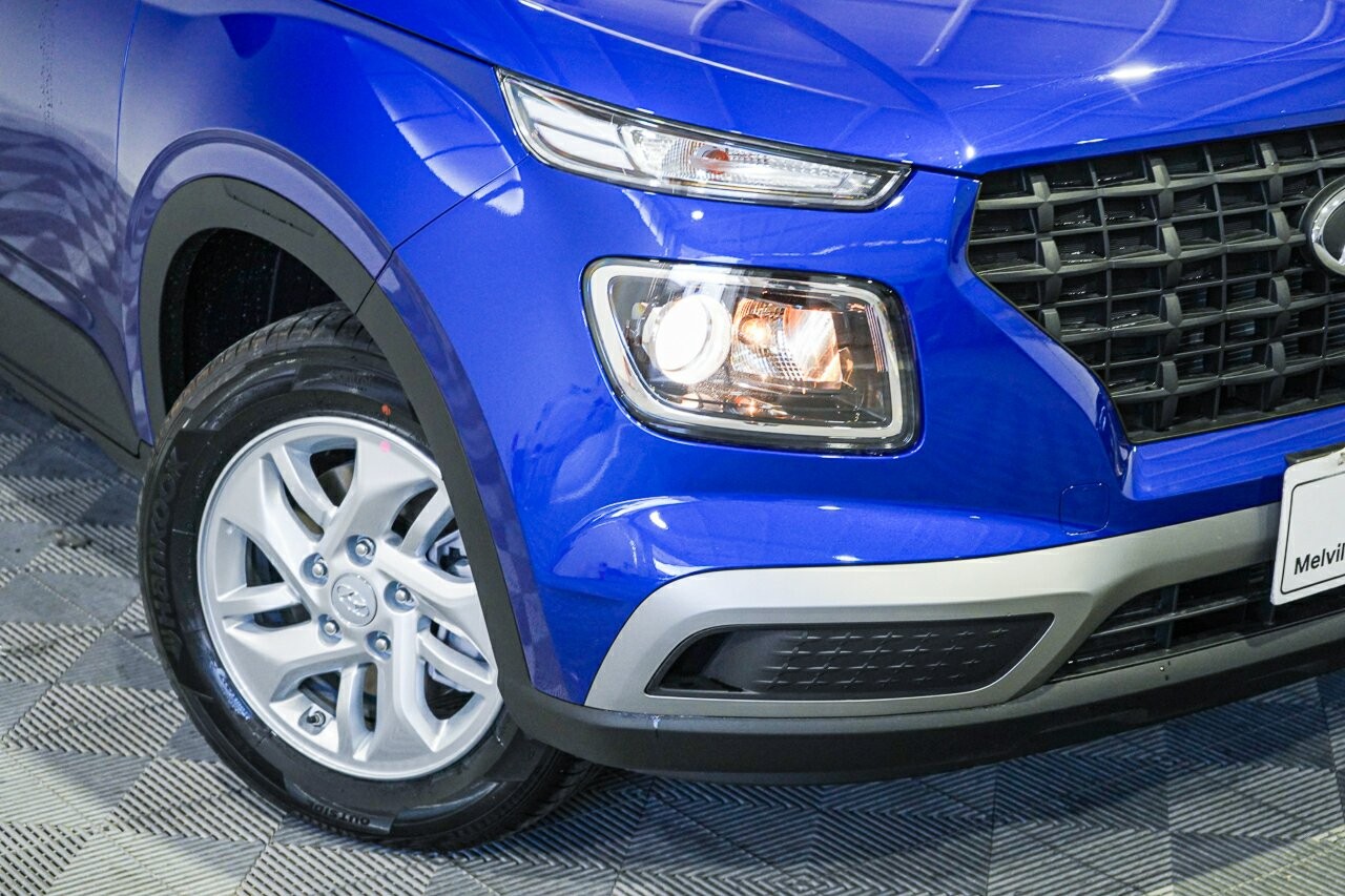 Hyundai Venue image 2