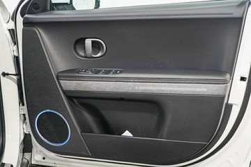 https://vehicle-cdn.autoleague.cloud/26416_620258538_18.jpg