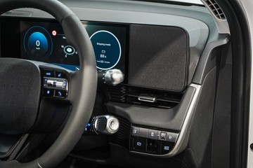 https://vehicle-cdn.autoleague.cloud/26416_620258538_21.jpg