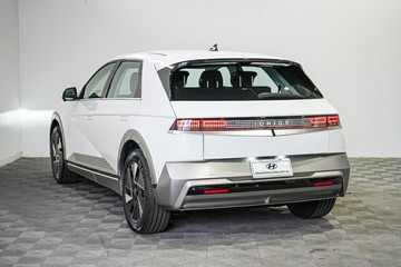 https://vehicle-cdn.autoleague.cloud/26416_620258538_5.jpg