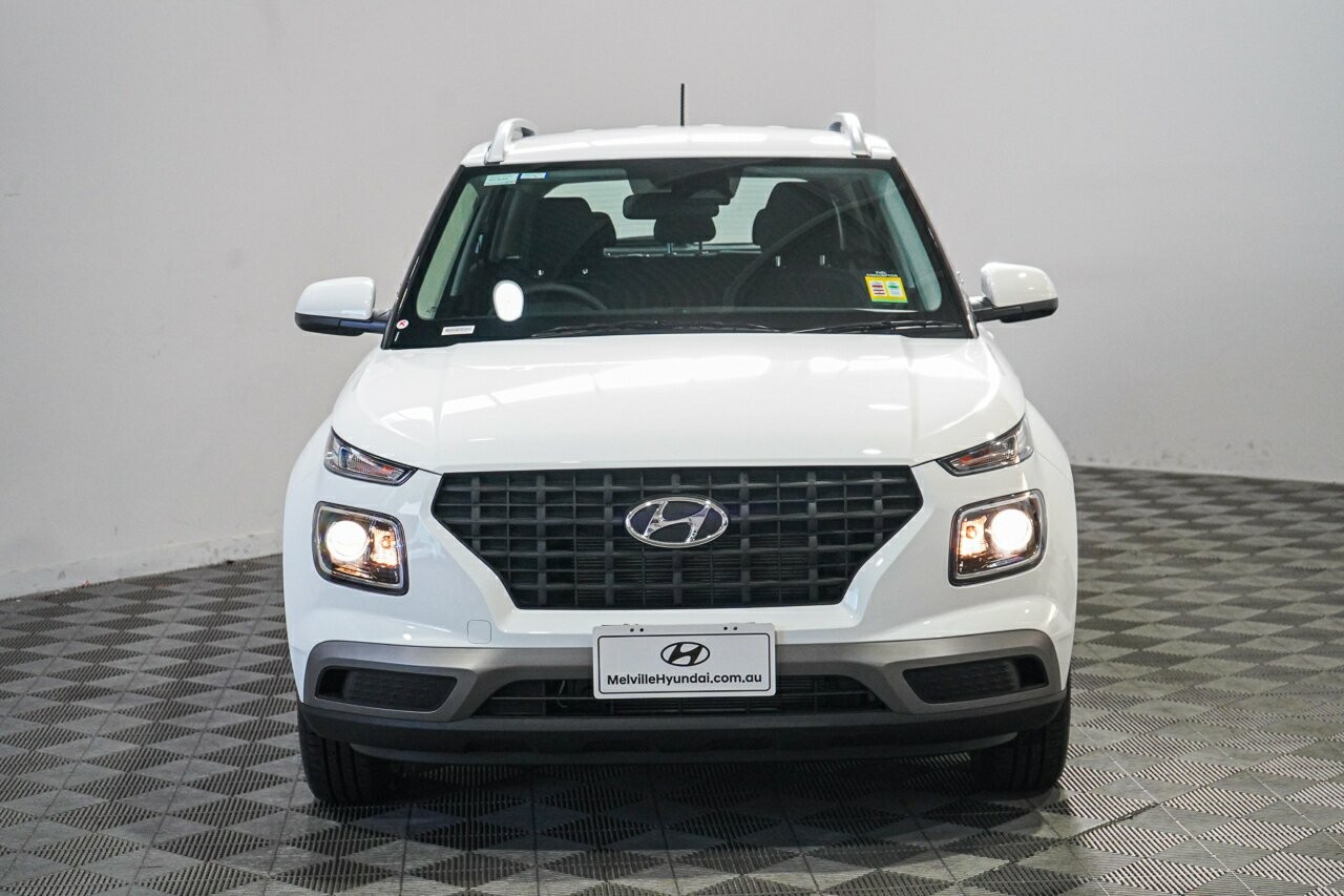 Hyundai Venue image 3