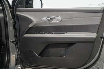 https://vehicle-cdn.autoleague.cloud/26416_620259822_18.jpg