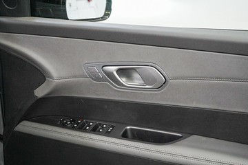 https://vehicle-cdn.autoleague.cloud/26416_620259822_19.jpg
