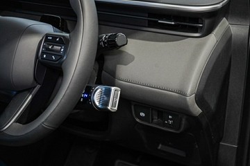 https://vehicle-cdn.autoleague.cloud/26416_620259822_21.jpg
