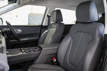 https://vehicle-cdn.autoleague.cloud/26416_620259822_27.jpg