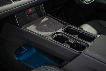 https://vehicle-cdn.autoleague.cloud/26416_620259822_30.jpg