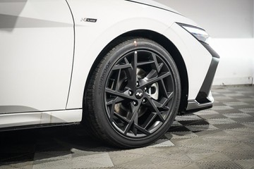 https://vehicle-cdn.autoleague.cloud/26416_620259975_12.jpg