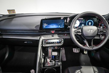 https://vehicle-cdn.autoleague.cloud/26416_620259975_14.jpg