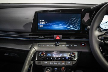 https://vehicle-cdn.autoleague.cloud/26416_620259975_15.jpg