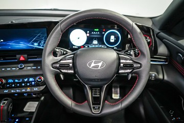 https://vehicle-cdn.autoleague.cloud/26416_620259975_17.jpg