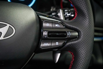 https://vehicle-cdn.autoleague.cloud/26416_620259975_19.jpg