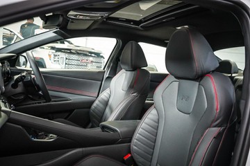 https://vehicle-cdn.autoleague.cloud/26416_620259975_26.jpg