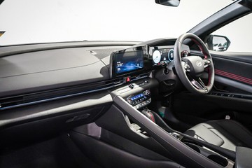 https://vehicle-cdn.autoleague.cloud/26416_620259975_27.jpg