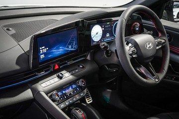 https://vehicle-cdn.autoleague.cloud/26416_620259975_28.jpg